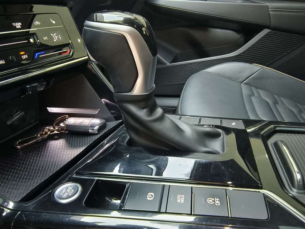 Volkswagen Passat 2020 car image #14