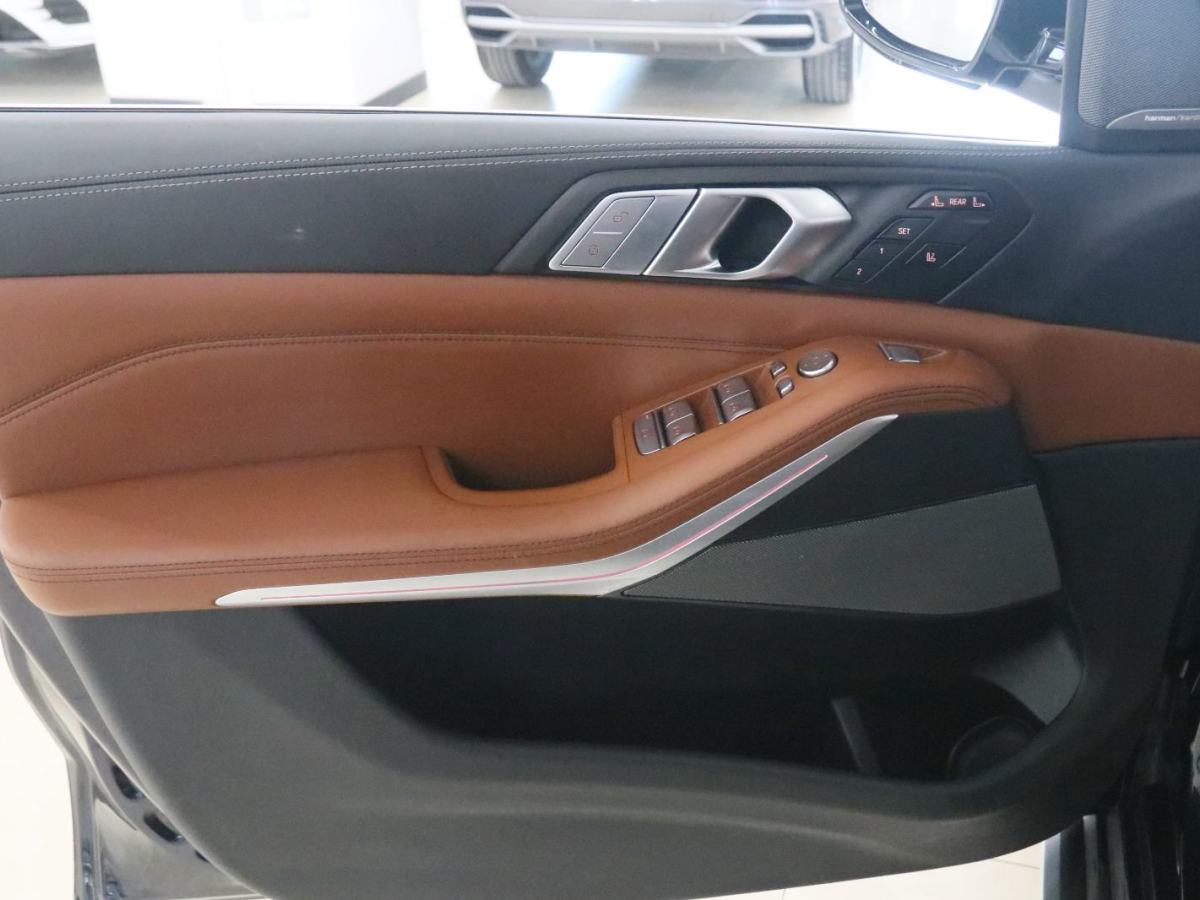 BMW X7 2022 immagine di auto #14