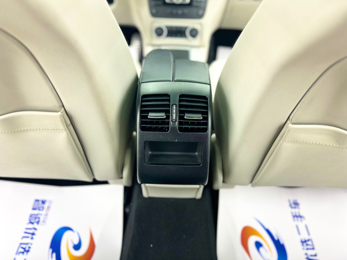 Mercedes-Benz GLK Class 2012 car image #14