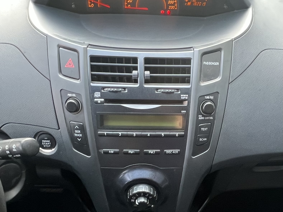 Toyota Yaris 2009 car image #14