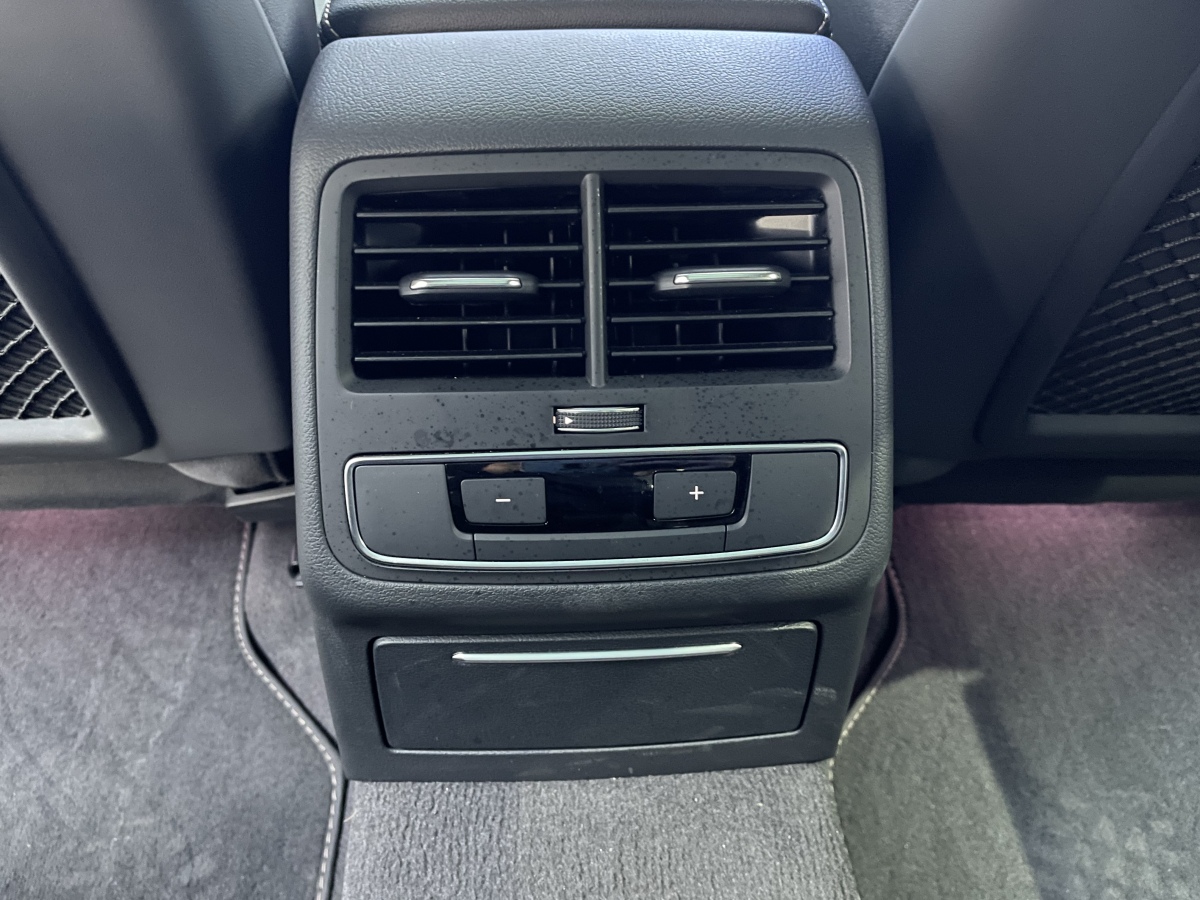 Audi A4L 2024 car image #14