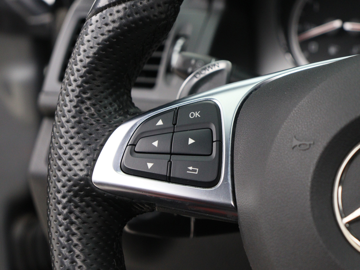 Mercedes-Benz C AMG 2010 image de voiture #14