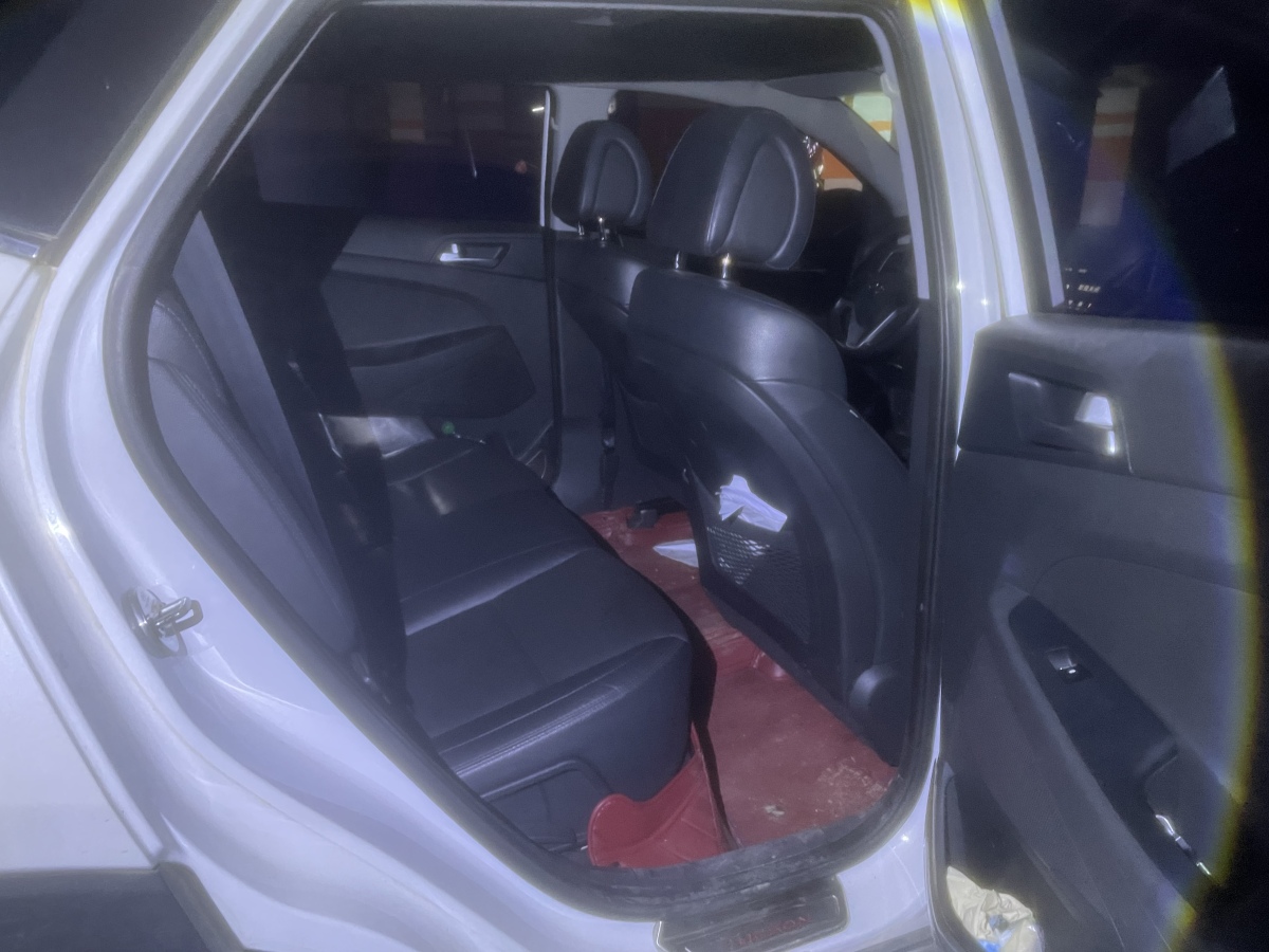 Hyundai Tucson 2016 car image #14
