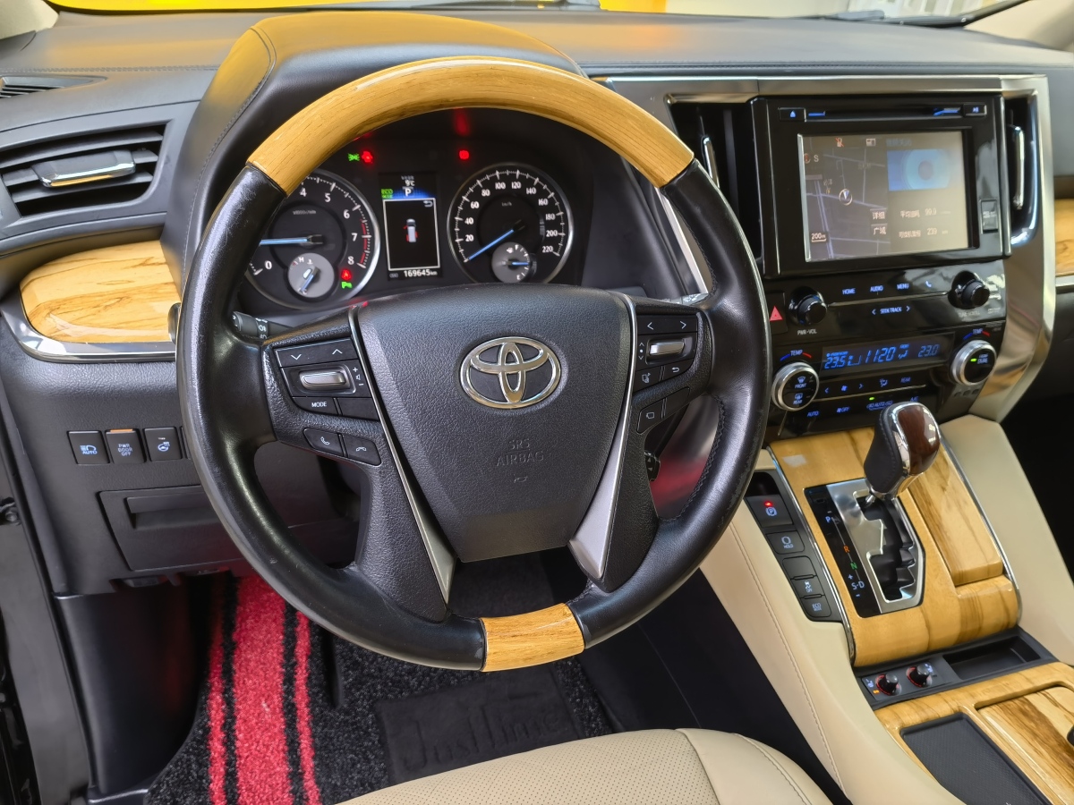 Toyota Alphard 2018 car image #14