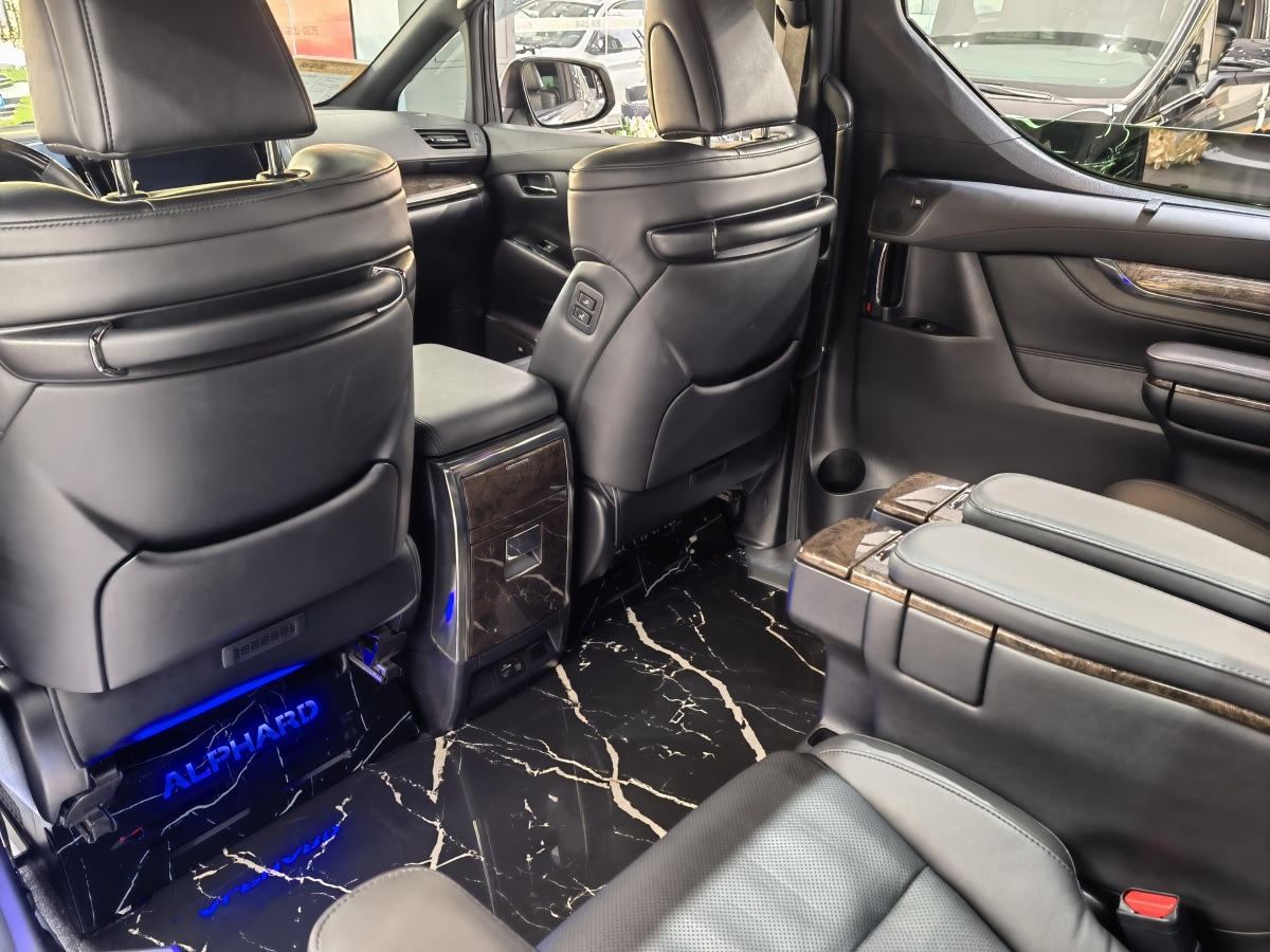 Toyota Alphard 2021 car image #14