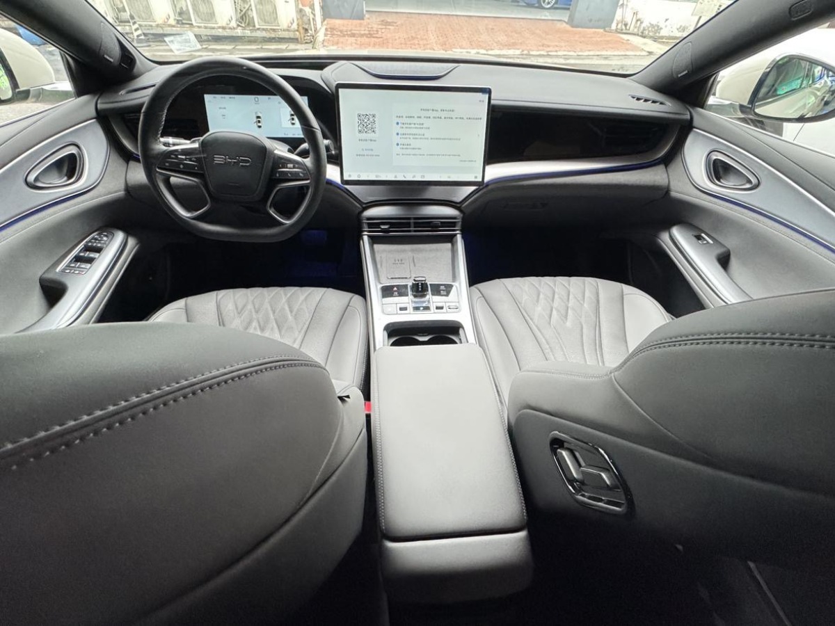 BYD Seal 07 DM-i 2025 car image #14