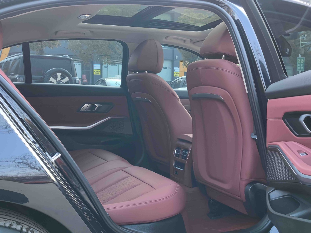 BMW i3 2023 car image #14