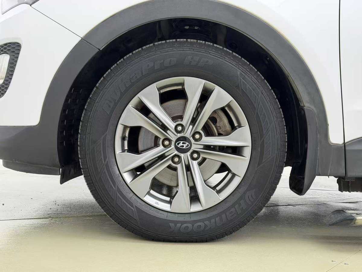 Hyundai Santa Fe 2015 #14 Hyundai Santa Fe 2015 car image #14