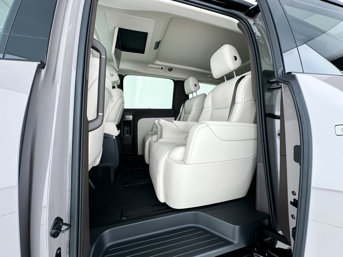 理想汽车 理想MEGA 2024 汽车图片 #14