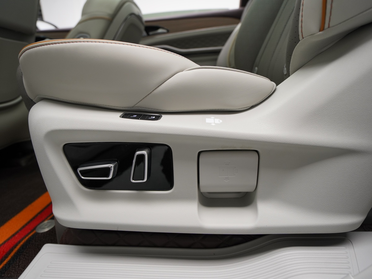 Forthing Yacht 2024 car image #14