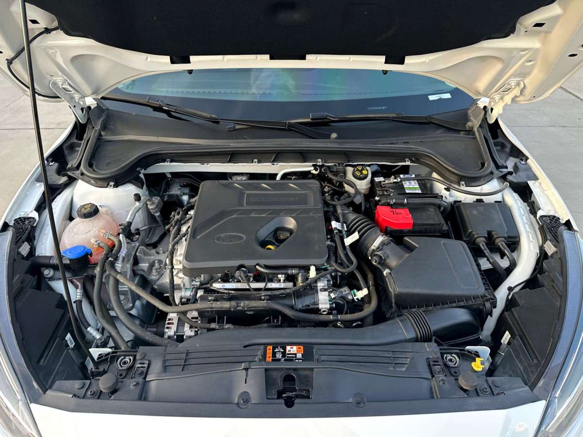 Ford Focus Active 2021 صورة سيارة #14