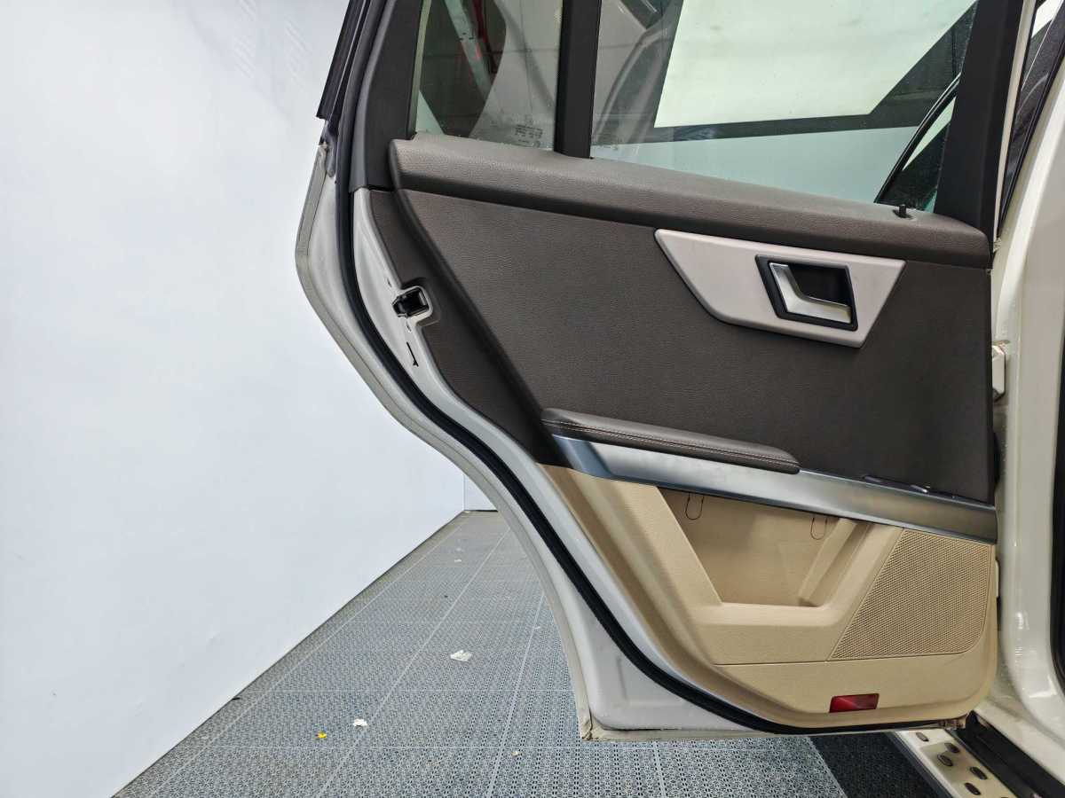 Mercedes-Benz GLK Class 2015 car image #14