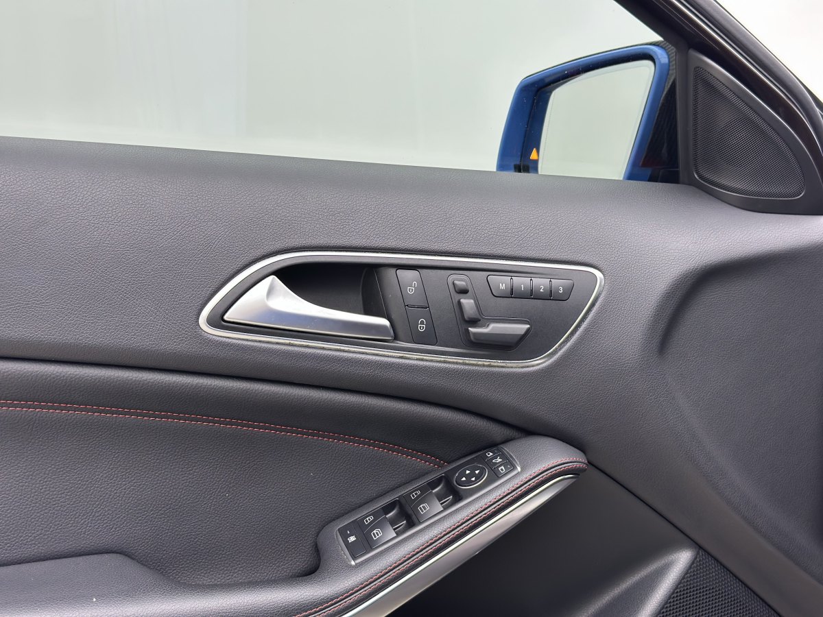 Mercedes-Benz GLA AMG 2017 car image #14