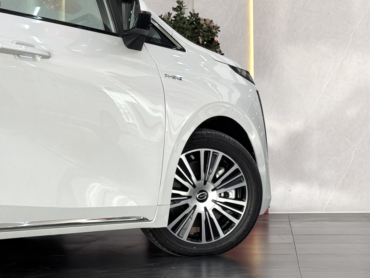 GAC Trumpchi E8 New Energy 2025 car image #14