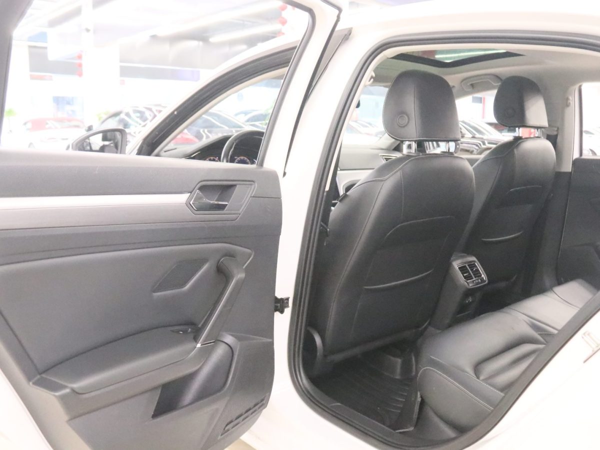 Volkswagen Lamando 2021 car image #14