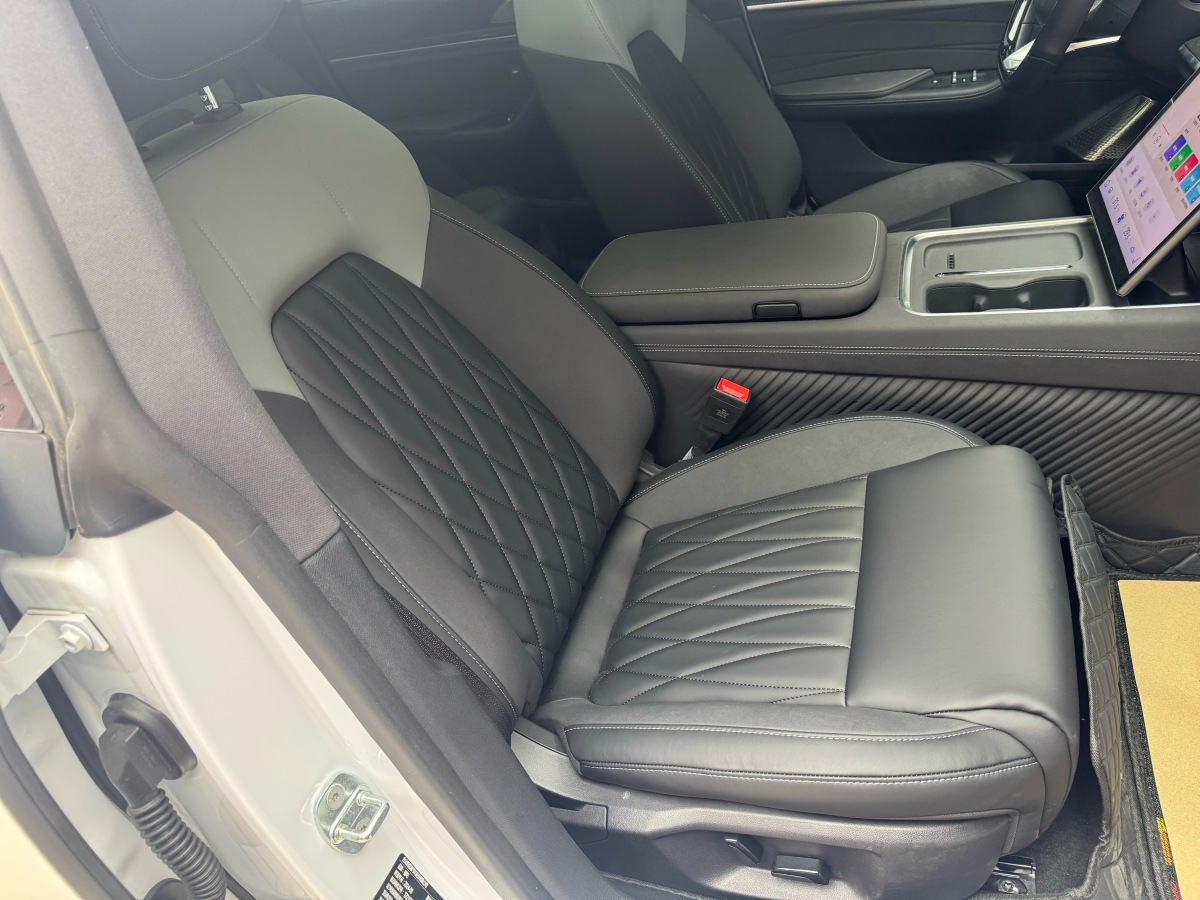 哪吒汽车 哪吒S猎装 2025 汽车图片 #14