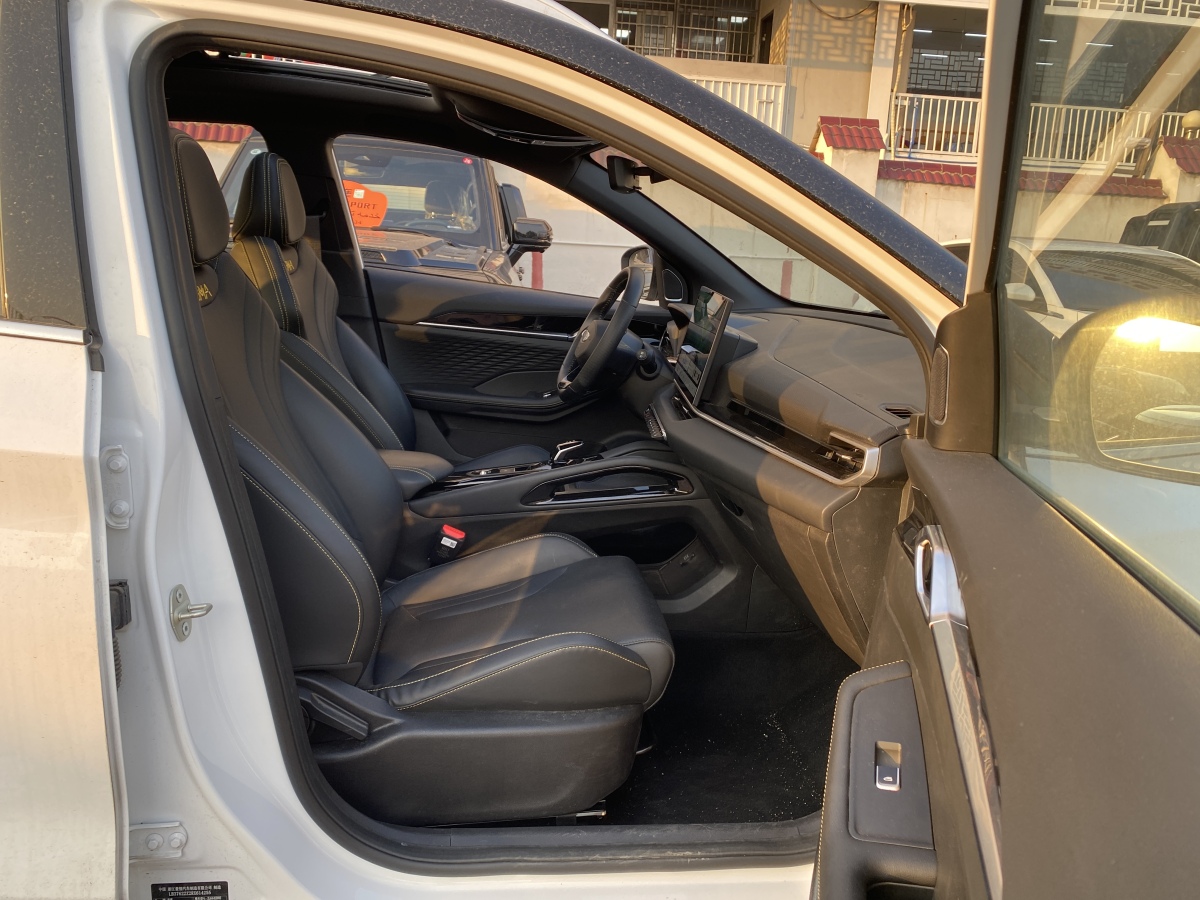GEELY Coolray 2024 car image #14
