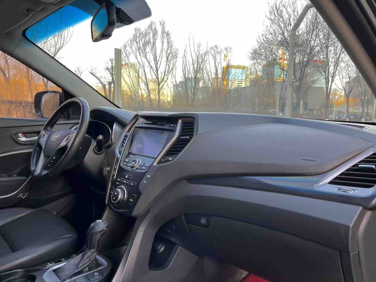 Hyundai Santa Fe 2013 car image #14