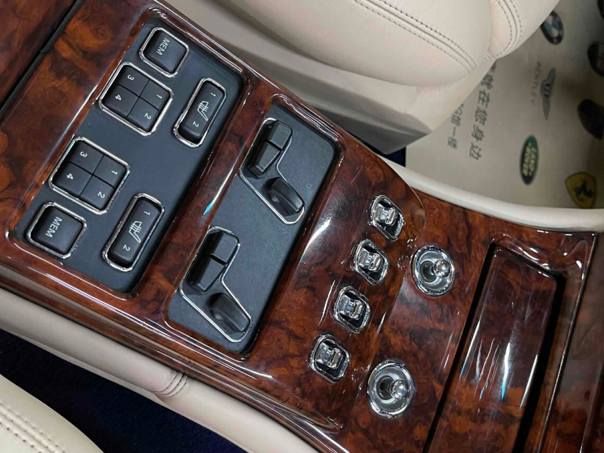 Rolls-Royce 2011 car image #14