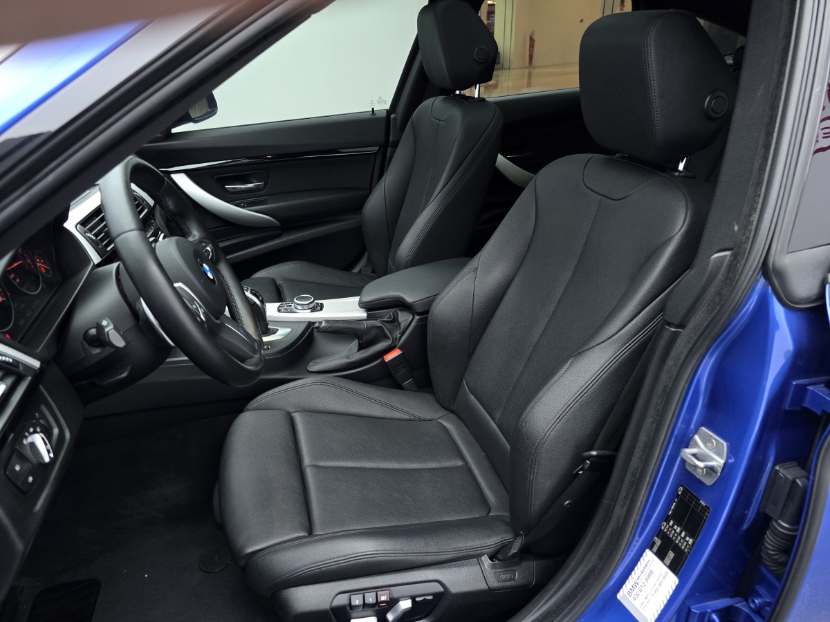 BMW 3 Series GT 2018 immagine di auto #14