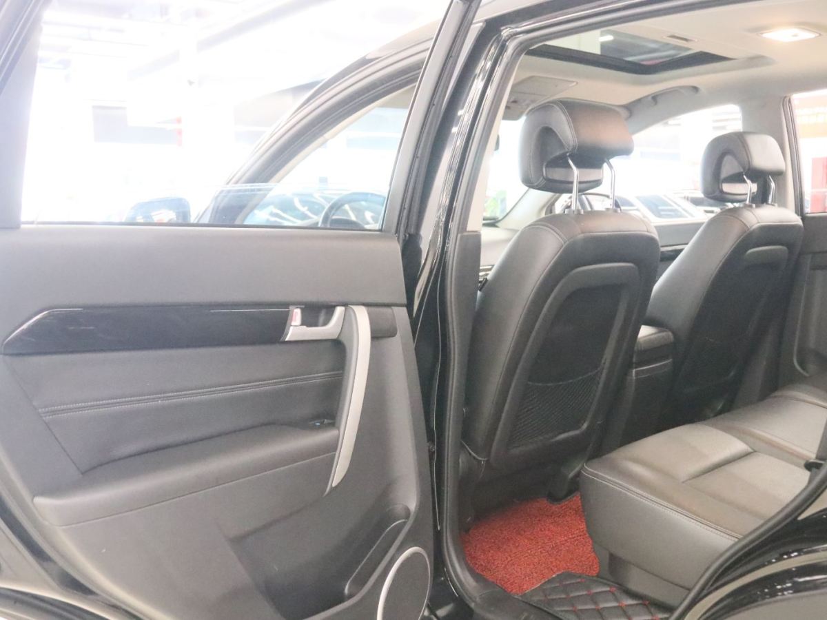 Chevrolet Captiva 2016 car image #14