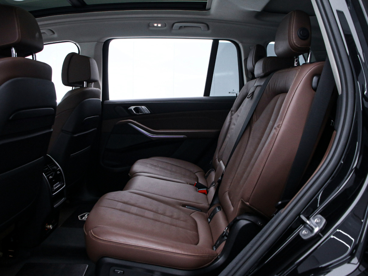 BMW X7 2020 صورة سيارة #14