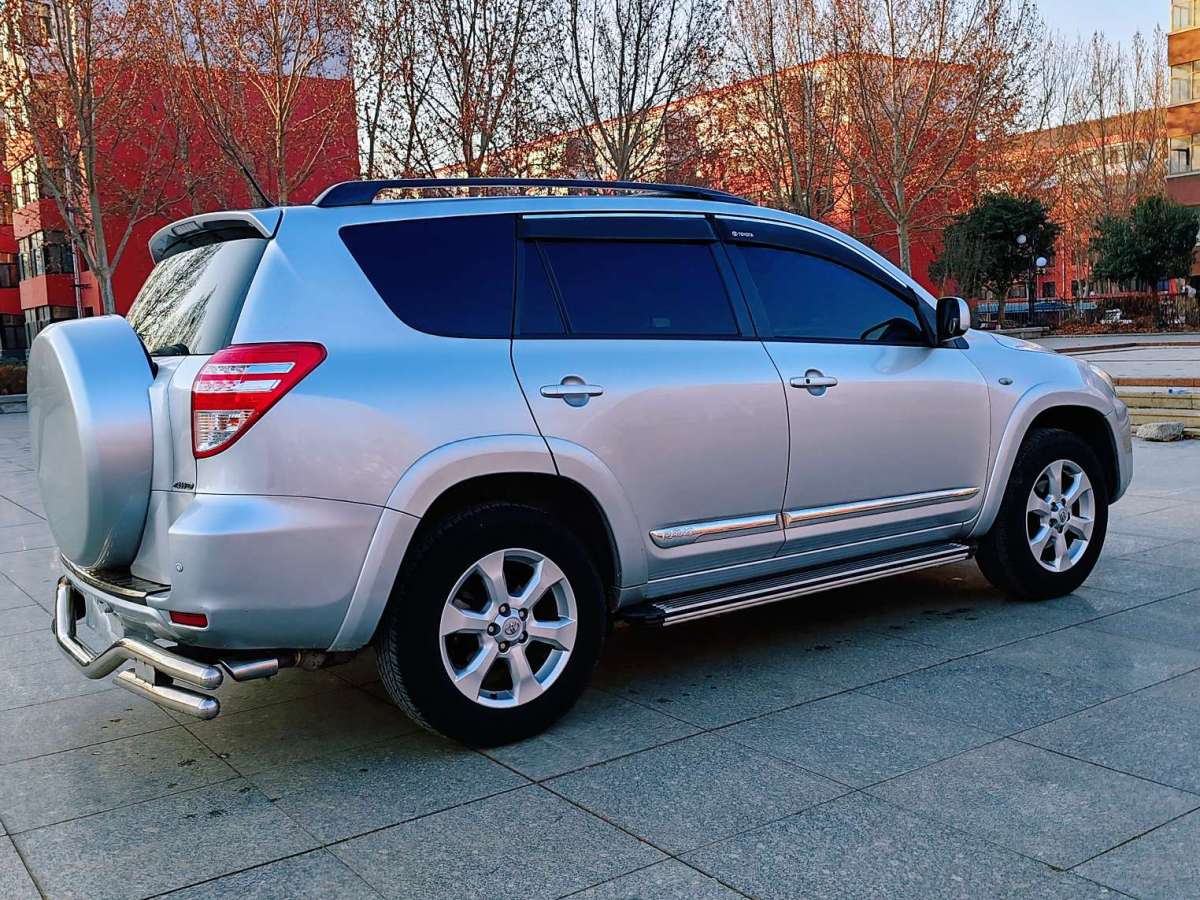Toyota RAV4 2009 car image #14