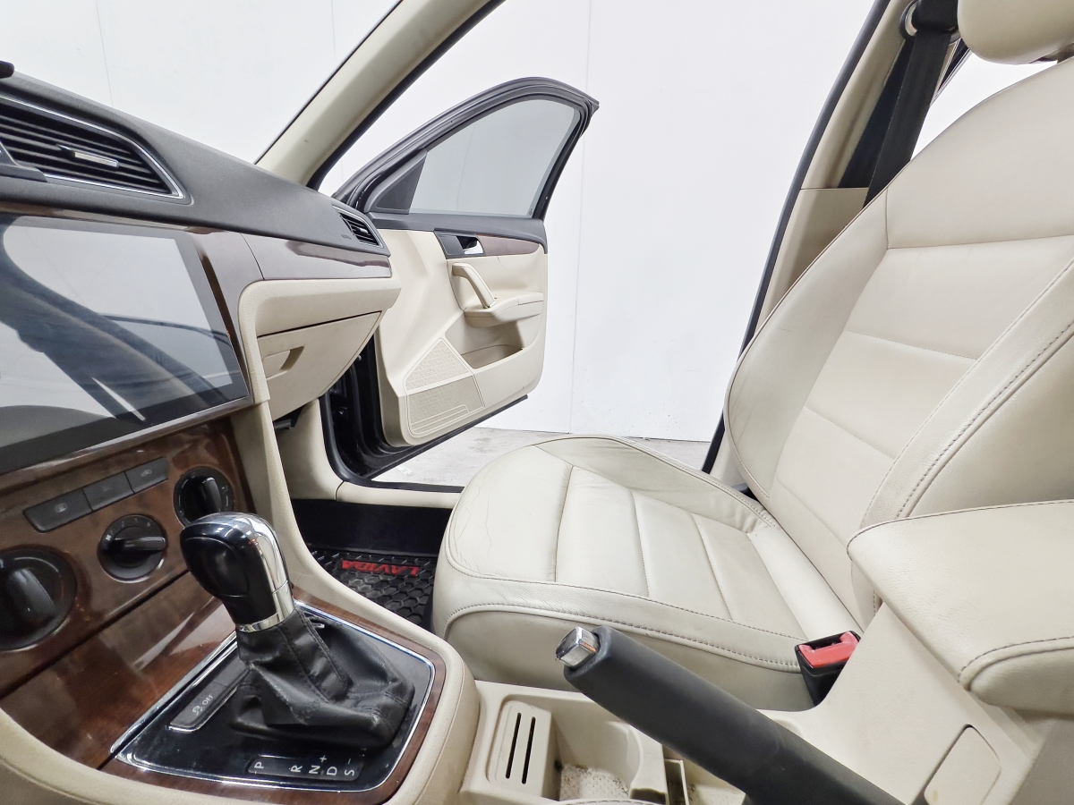 Volkswagen Lavida 2013 car image #14