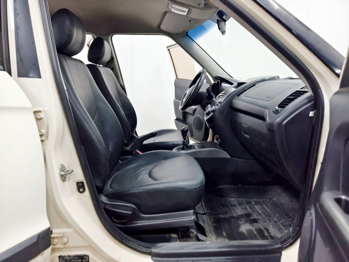 起亚 秀尔 2013 汽车图片 #14