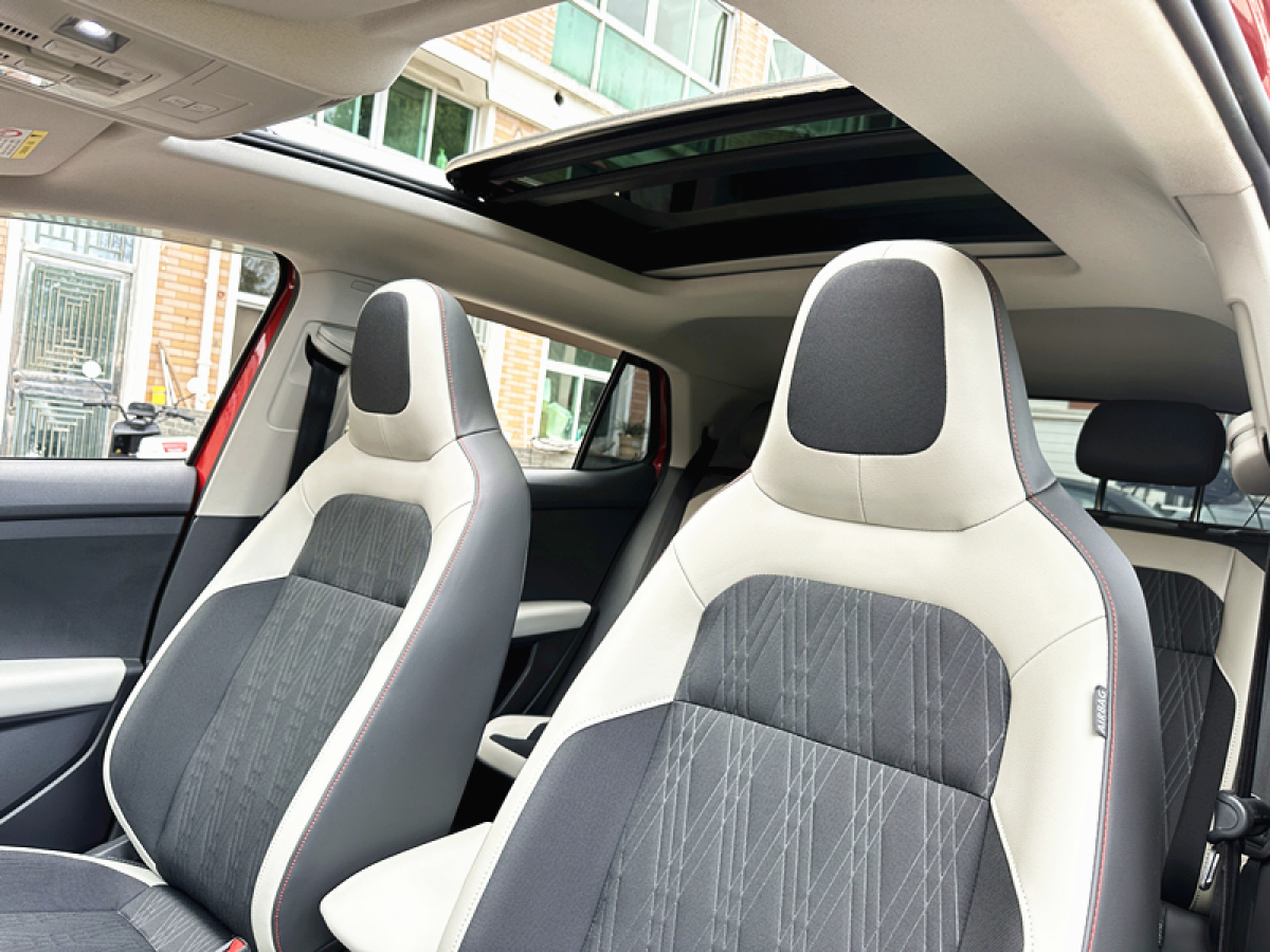 Volkswagen T-Cross 2019 immagine di auto #14