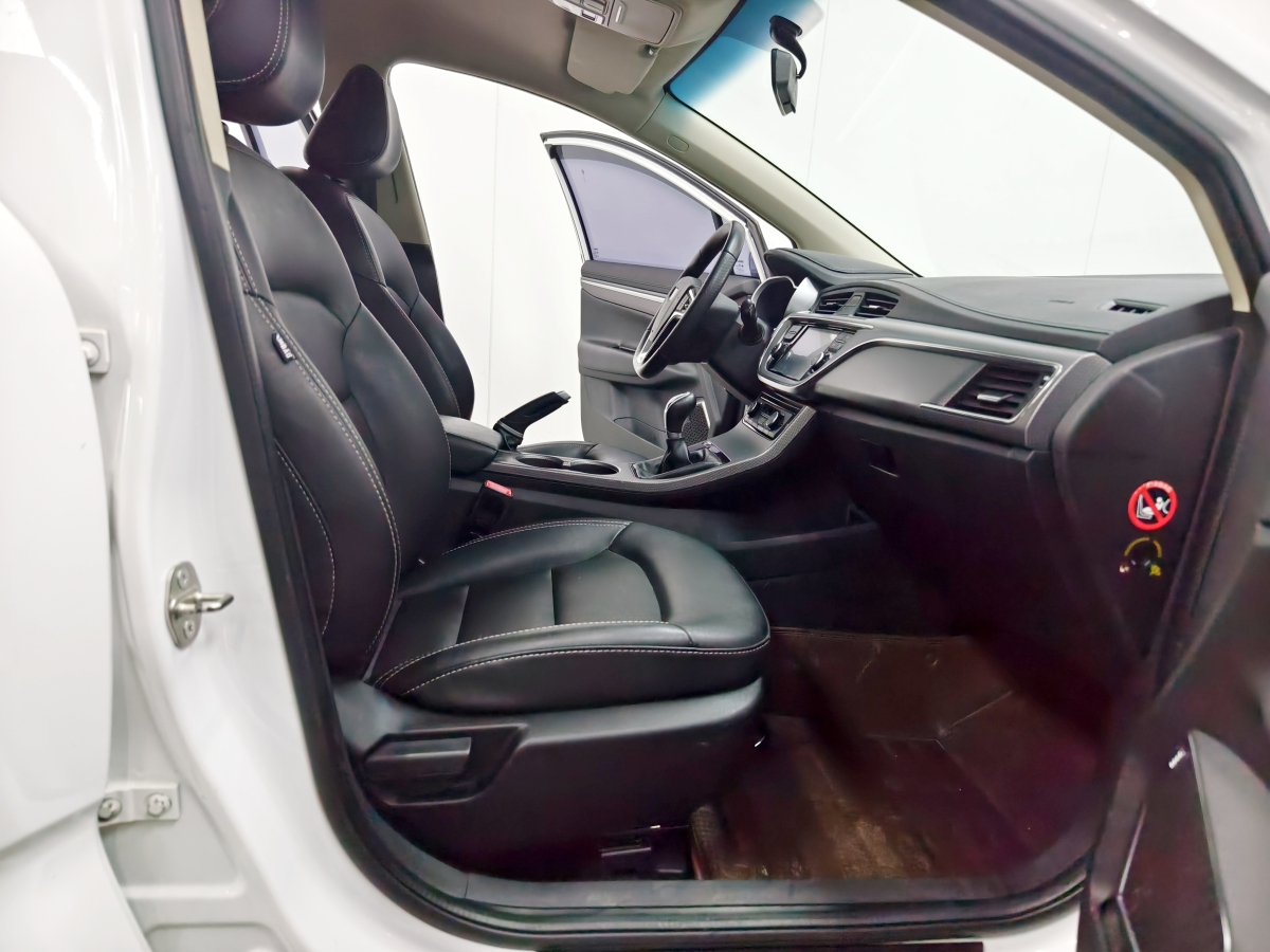 GEELY Emgrand GS 2016 immagine di auto #14