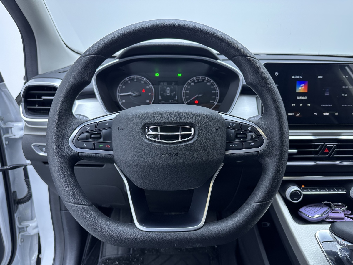 GEELY Coolray 2025 car image #14