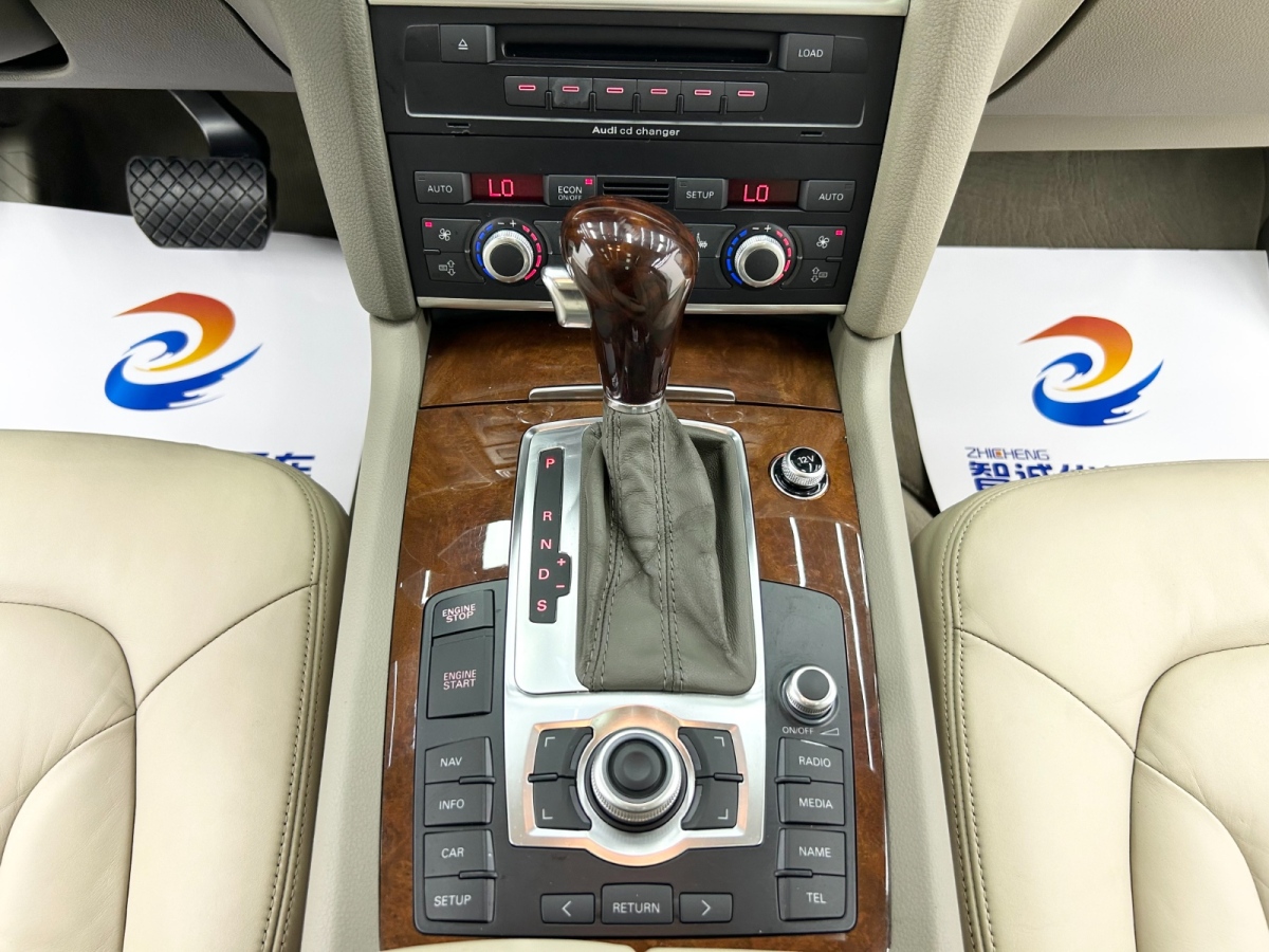 Audi Q7 2013 car image #14