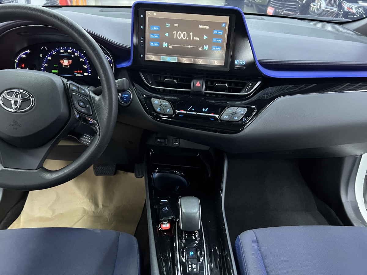 Toyota C-HR EV 2021 immagine di auto #14