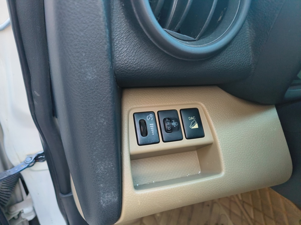 Toyota 2013 car image #14