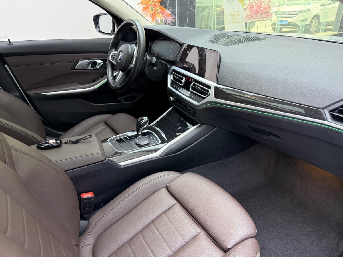 BMW 3 Series 2020 car image #14