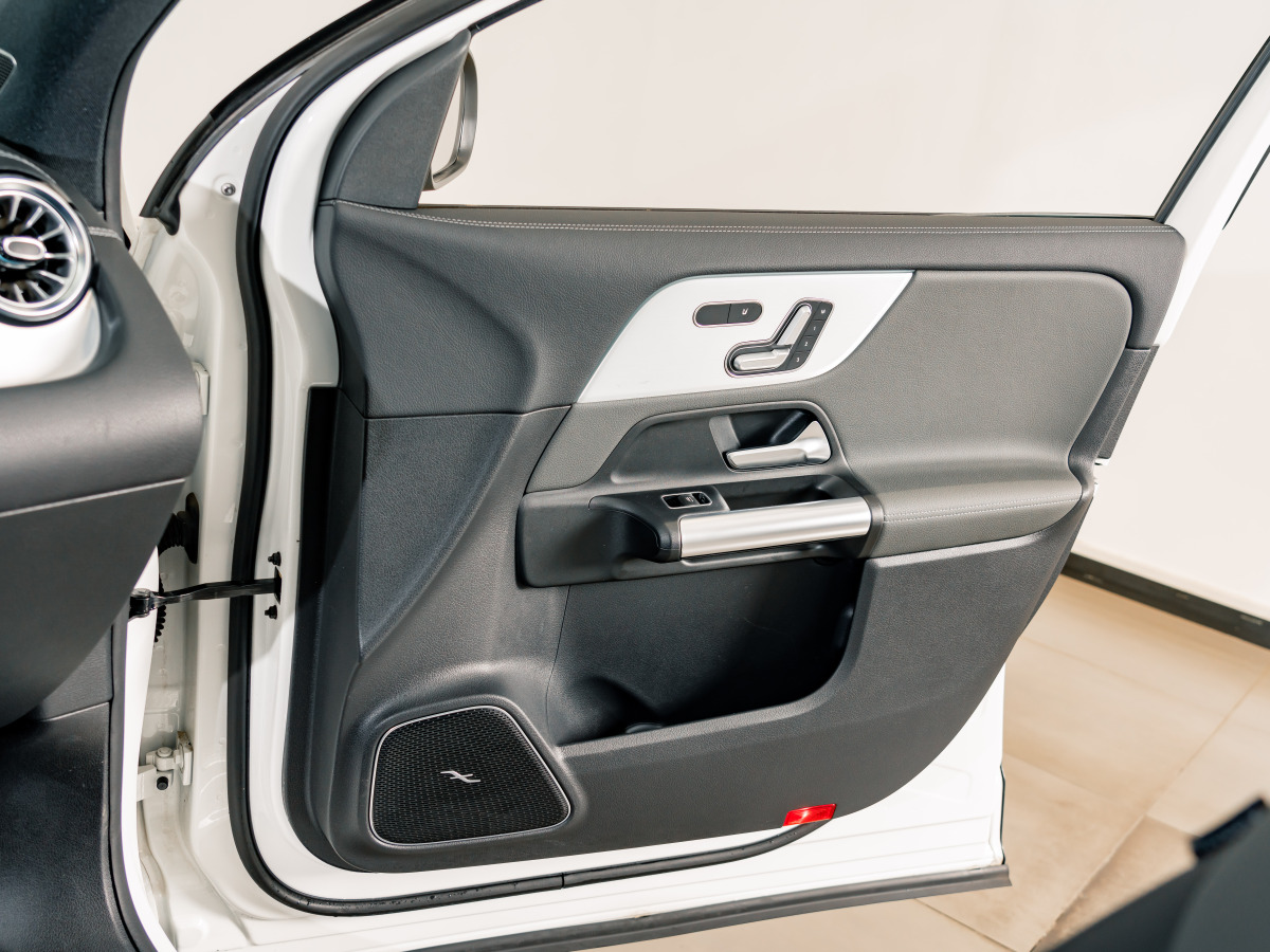 Mercedes-Benz GLA AMG 2023 car image #14