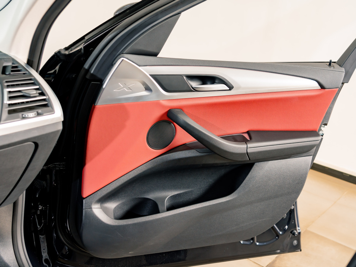 BMW X4 2023 image de voiture #14