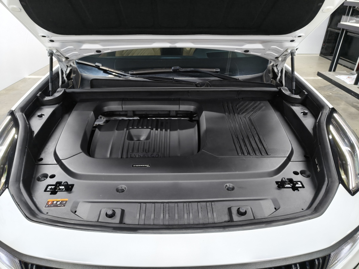 Lynk & Co 09 EM-P 2022 car image #14