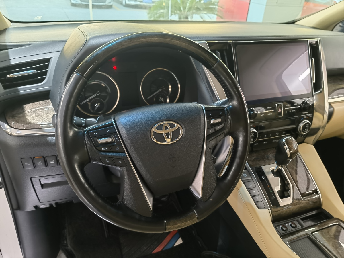 Toyota Vellfire 2021 car image #14