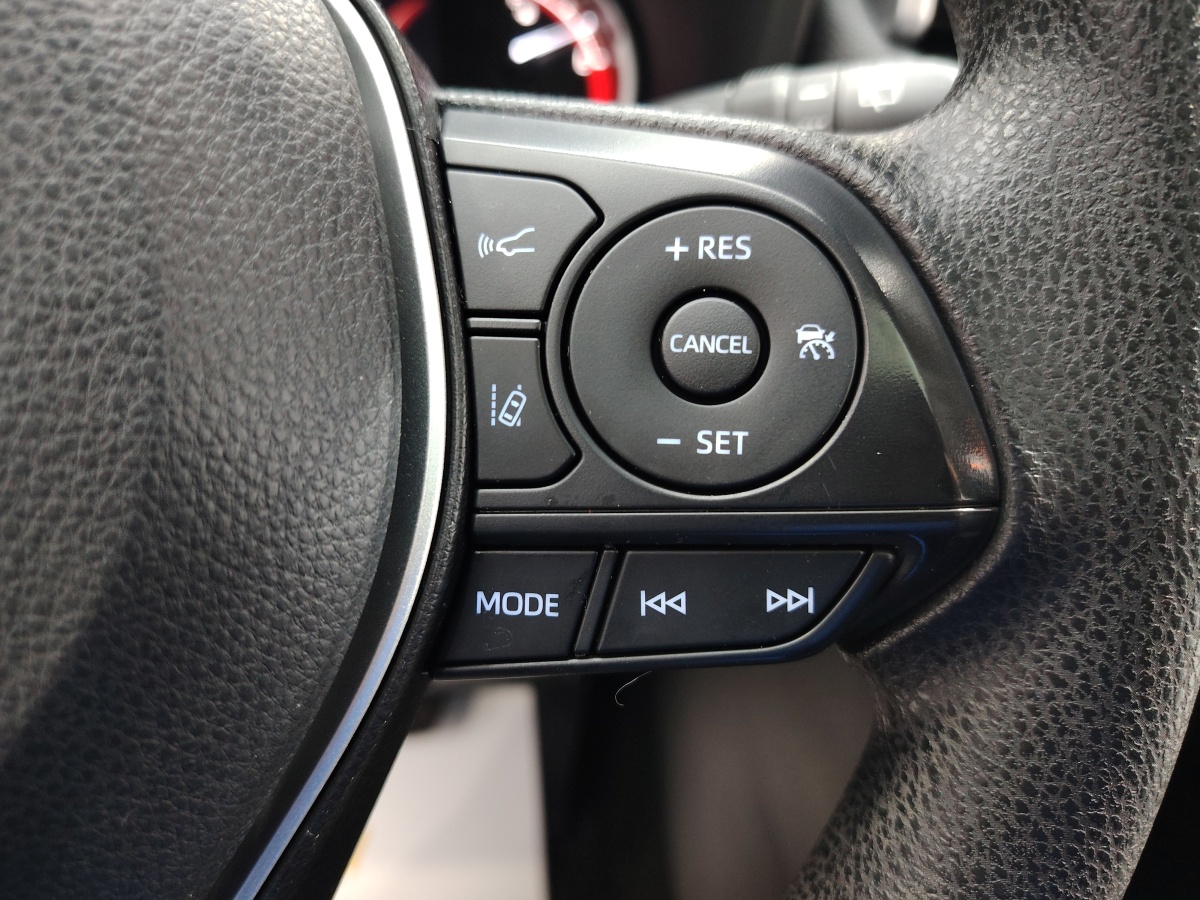 Toyota RAV4 2021 car image #14