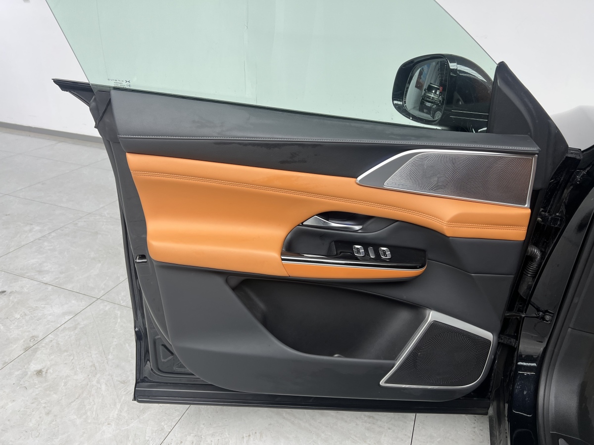 Xpeng G9 2025 car image #14