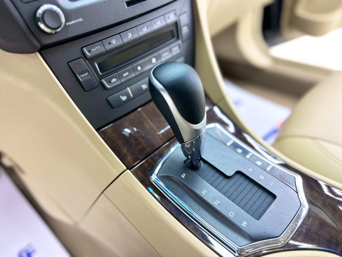 Roewe 750 2014 imagen de coche #14