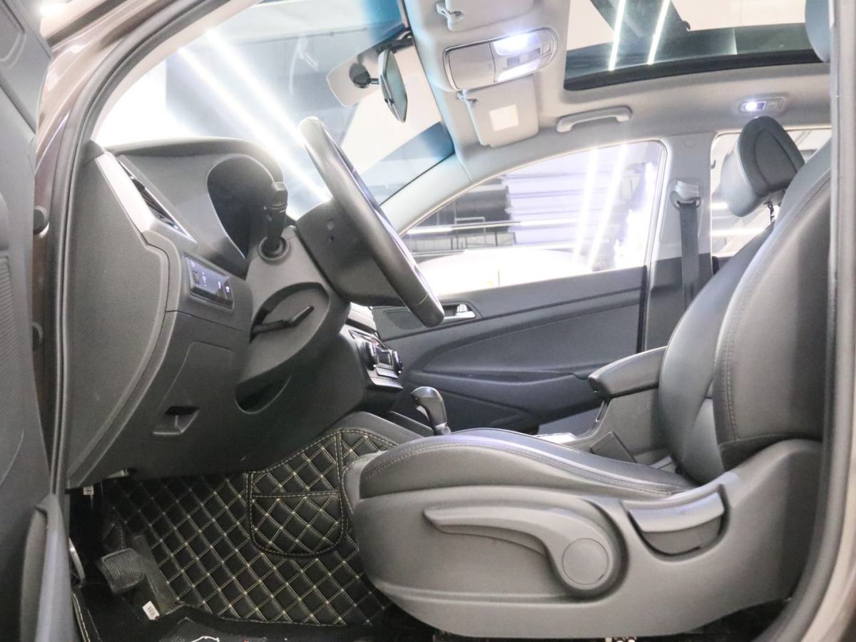 Hyundai Tucson 2015 car image #14