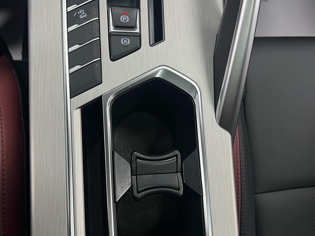 GEELY Coolray 2023 #14 GEELY Coolray 2023 car image #14