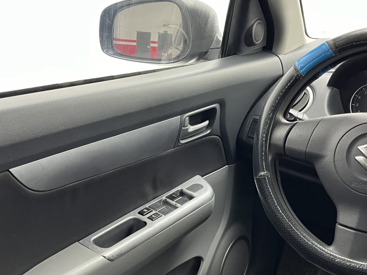 Suzuki Swift 2016 car image #14