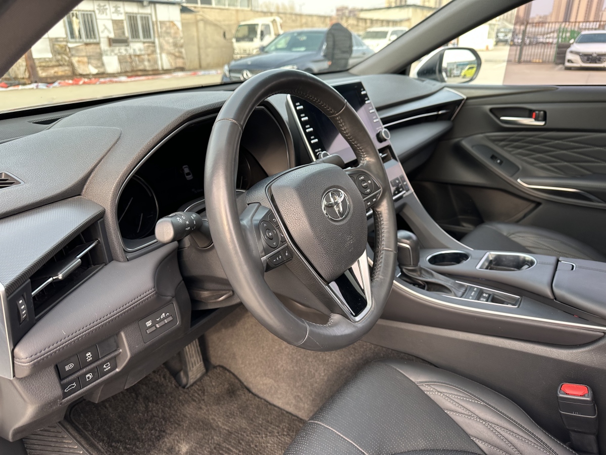 Toyota Avalon 2019 car image #14