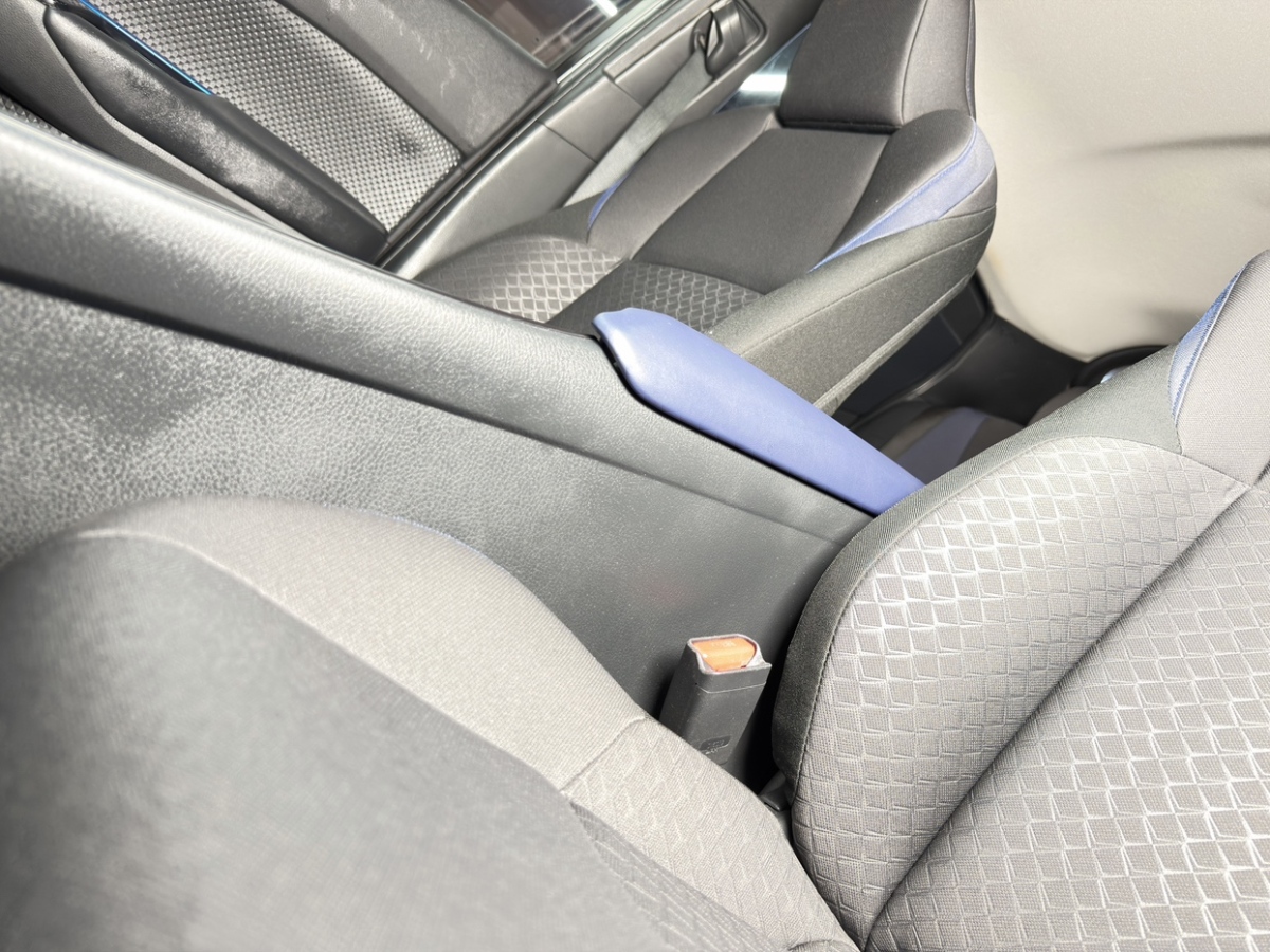 Toyota C-HR 2021 car image #14