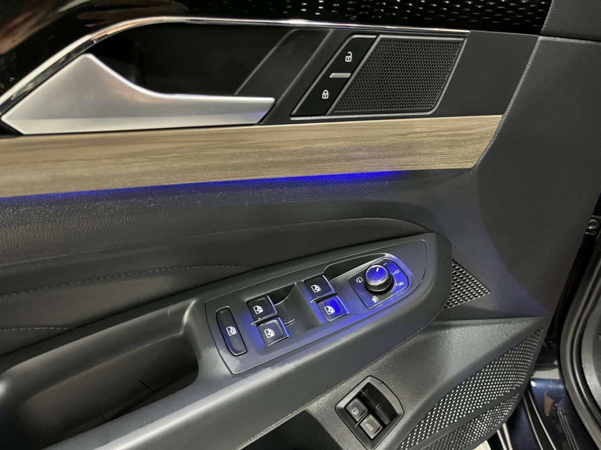 Volkswagen 2019 car image #14
