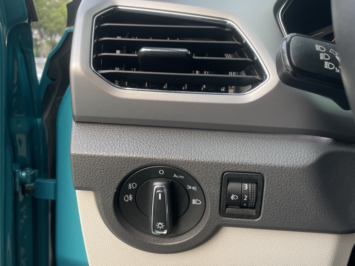 Volkswagen T-Cross 2022 #14 Volkswagen T-Cross 2022 car image #14